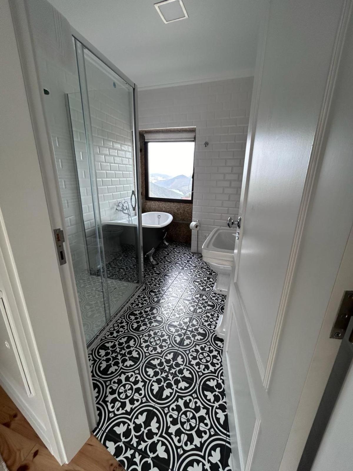 Castas Do Douro Villa Tabuaço Екстериор снимка